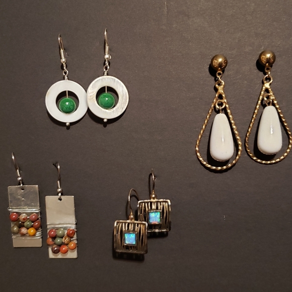 Lot of 4 Pair Pierced Dangle Fashion Earrings - Picture 1 of 6